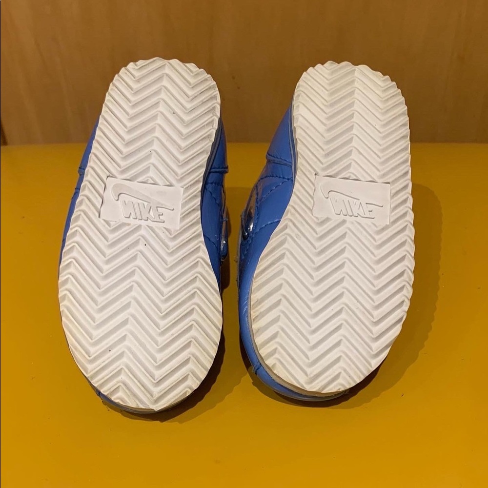 🏠 Retro Nike toddler shoes 2002 & 1986 - Picture 3 of 6